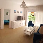 Apartament Rey Balduino Bajos 4 *