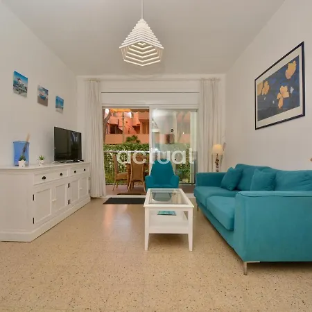 Apartament Rey Balduino Bajos 4 *