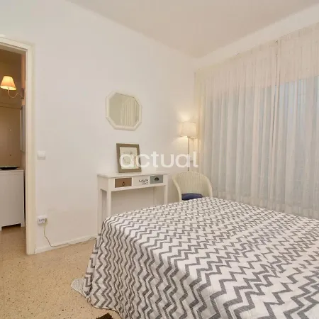 Apartment Rey Balduino Bajos 4 *